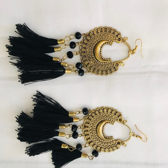 Stand Out Tassel Earrings / CODE: ER 58 - Picture 4 of 8